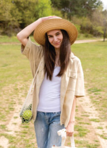 Eco-Friendly Dress Code: Can Elegance and Conscious Consumption Coexist?