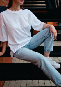 Minimalism in Clothing: Can You Own 10 Pieces and Be Ready for Any Occasion